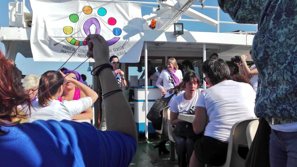 Iralekue's tweet photo. #Aplataforma #PlataformaA
🚢⛵
Hoy hemos atravesado la ria de #Portugalete a #Bilbao Una acción para la visibilización de las mujeres artísticas en el que han participado colectivos de mujeres de todo el mundo https://t.co/BJxLTSIdbf