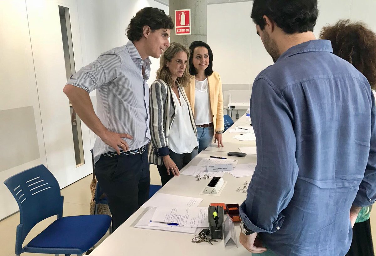 Joseluislosa's tweet photo. Divirtiéndonos y aprendiendo a hablar en público en el Programa en Dirección de Control de Gestión y Estrategia (DCGE) de Loyola Executive Education de la Universidad Loyola Andalucía. https://t.co/Fgpst0e9Mt