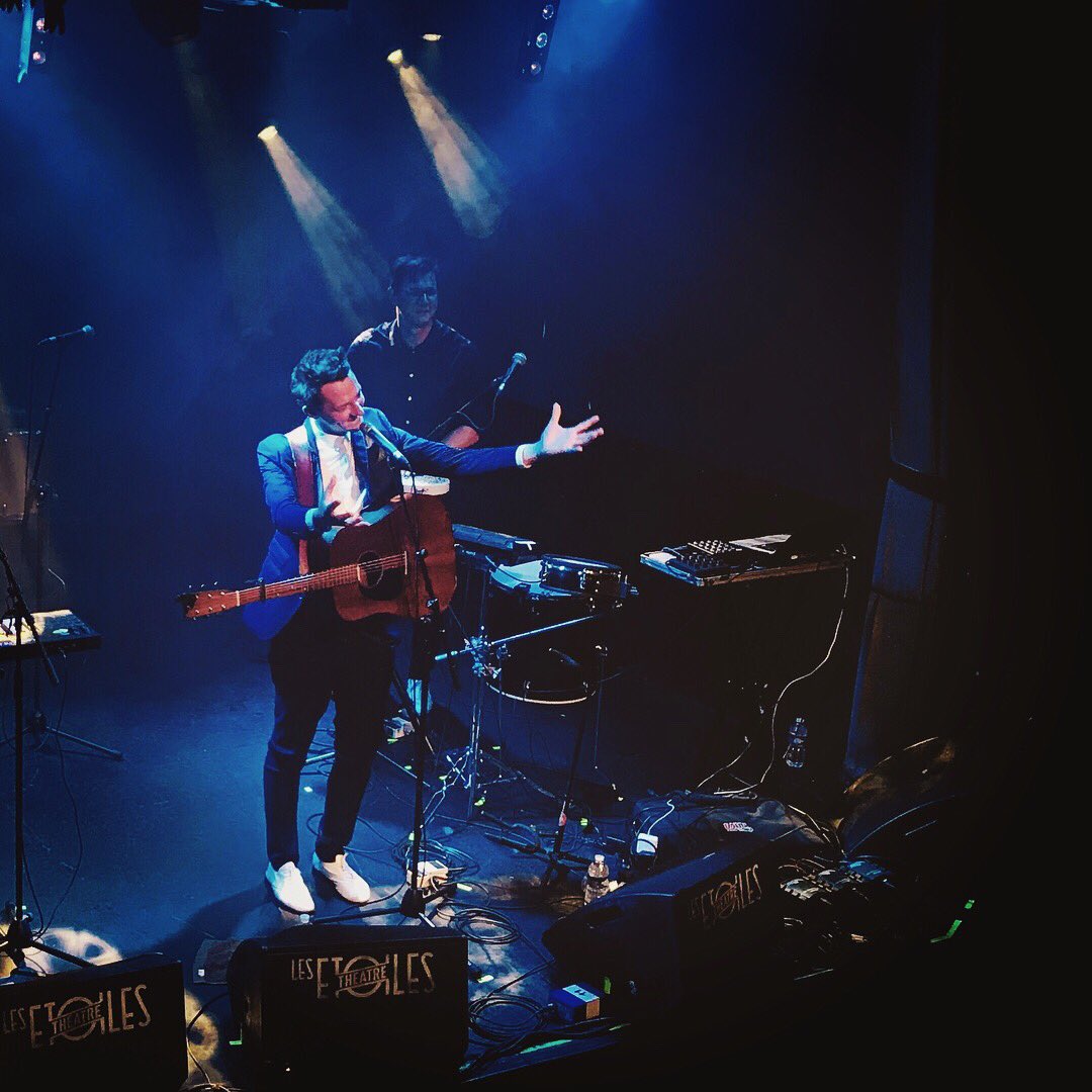 columbia_fr's tweet photo. 🎶 @forayofficiel en live aux Etoiles pour fêter la sortie de #GrandTurnOver ! https://t.co/SoDRozoGGQ