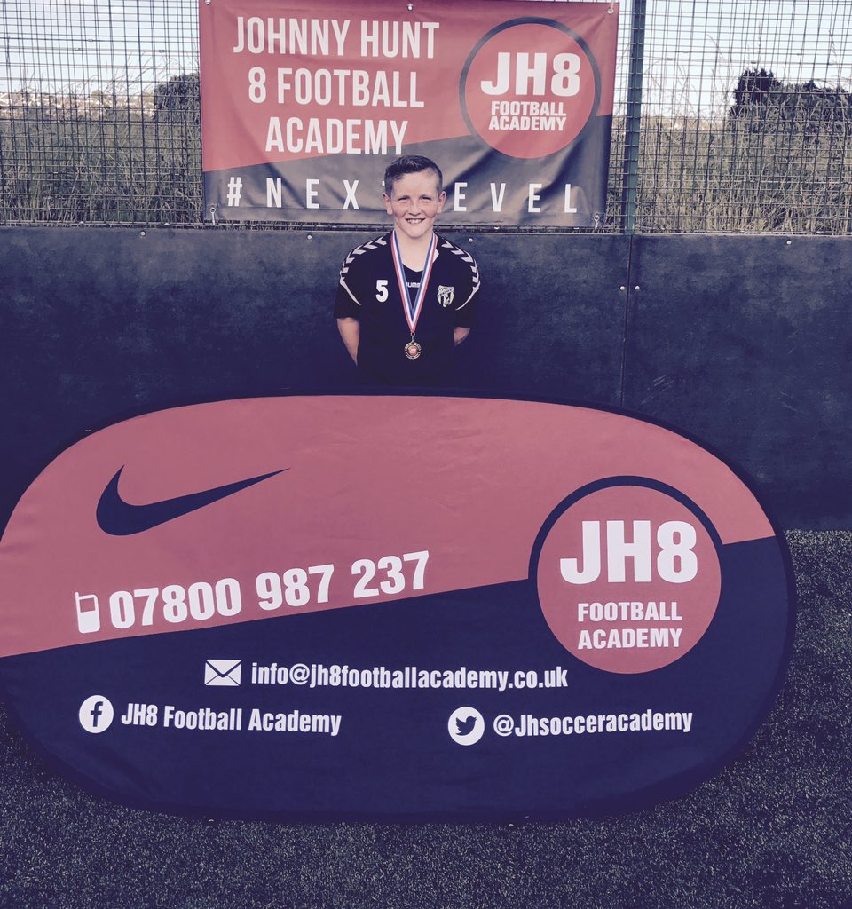 Jhsocceracademy's tweet photo. T H U R S D A Y  A T  T H E  
A C A D E M Y 

This group of players were different class tonight # N E X T L E V E L 

🔴Kenley was tonight's Star Player
⚫️Jack won the medal 

# C R E A T I N G P L A Y E R S
# t r a i n l i k e a P R O https://t.co/R9qGrPGAgY