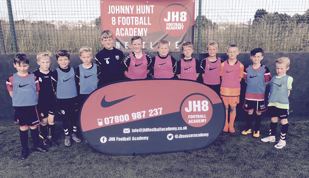 Jhsocceracademy's tweet photo. T H U R S D A Y  A T  T H E  
A C A D E M Y 

This group of players were different class tonight # N E X T L E V E L 

🔴Kenley was tonight's Star Player
⚫️Jack won the medal 

# C R E A T I N G P L A Y E R S
# t r a i n l i k e a P R O https://t.co/R9qGrPGAgY