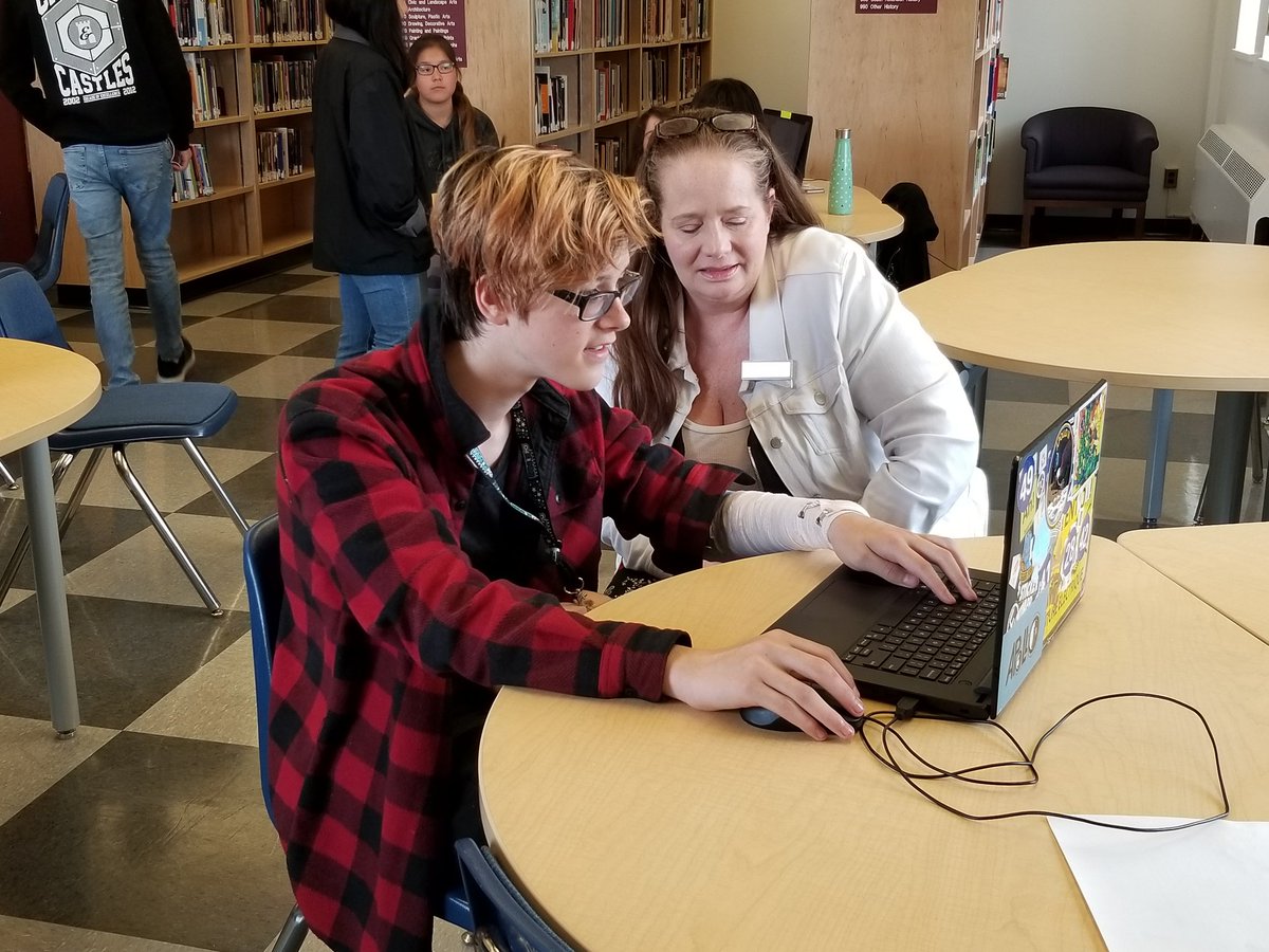 BritIBVenture's tweet photo. Our amazing VSB Trustee @CarrieBercic learning about our Venture 8 20Time Projects. She gave each student her full attention and made them feel so respected. @BritSecondary https://t.co/VdPm0xQrFN