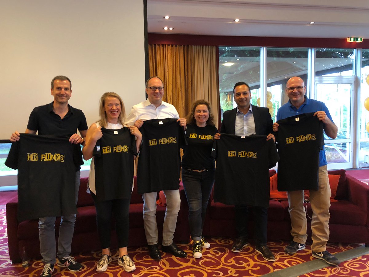 OsterBaerbel's tweet photo. Excellent panel discussion with @SAP HRLT members, supporting our TR  transformation @ TR summit. GreatONE  HR experience! #TRpunks @ElkeManjet  @JKellerHD @Schmeichel_C @wfassnacht  @OsterBaerbel @Panchasra #SAPTotalRewards https://t.co/Yfs9Vowdfm