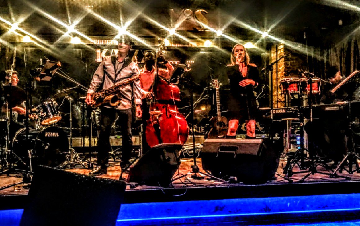FunkDJazz's tweet photo. Tuesday evening past at @Katzys_Rosebank was a blast! Thanks to all the uber cool Peeps that came through to join us in the musical fun &amp; games

#JHBLive #LiveMsicSA #JoburgSA #Keepitliveza #Jozilife #JoziUnsigned #jazz #livemusic https://t.co/A6tQMLn3dd