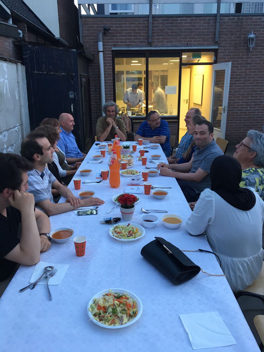 stichtingebru's tweet photo. #iftar diner samen met Wijkkracht hengelo 2 https://t.co/hEZRti09D9