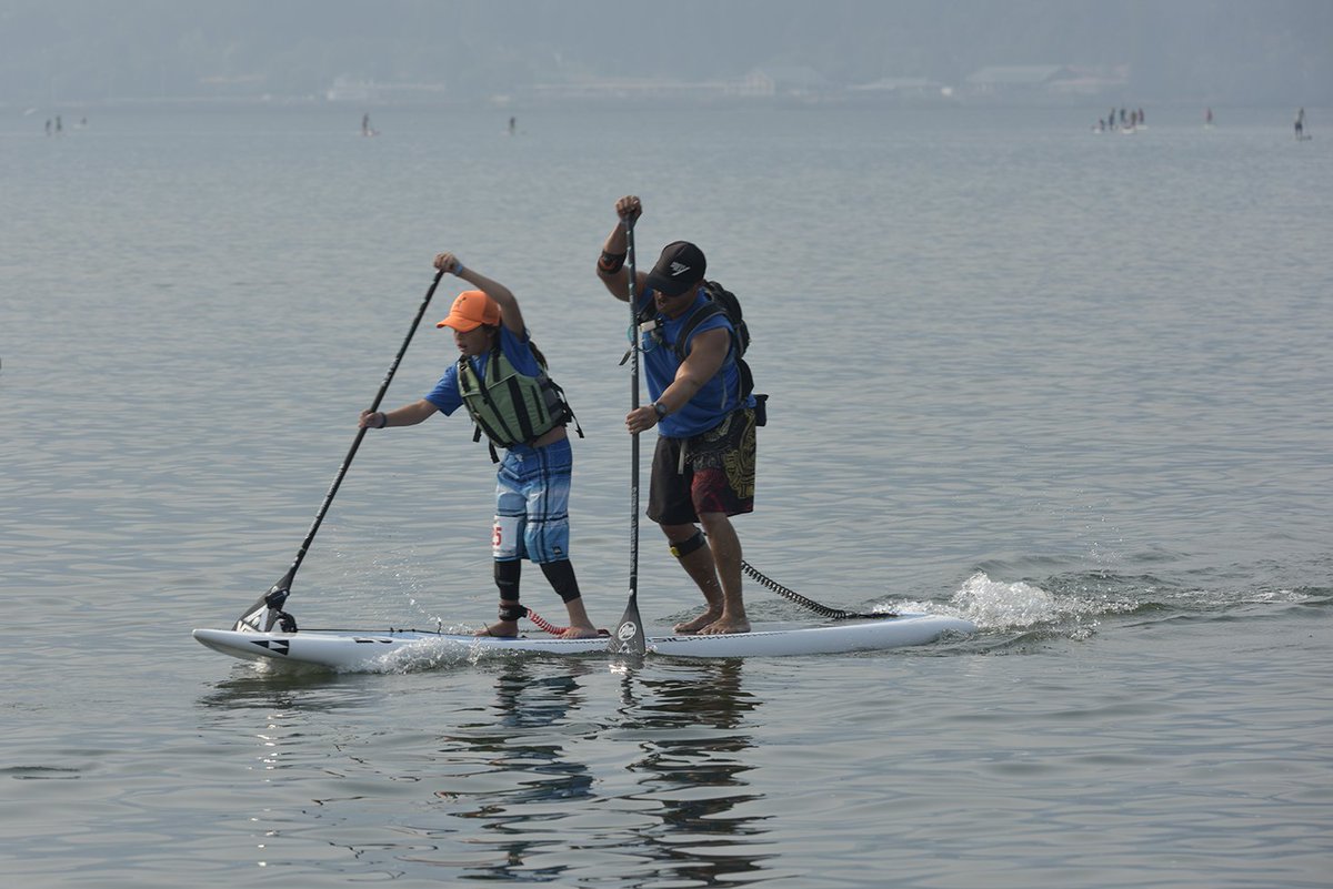 sic_maui's tweet photo. An iconic duo - #SUPdad Joel Yang and his daughter Coli! Nothing beats being on the water with the ones you love most. #boundbywater #sicmaui https://t.co/9qzeHPyIu1