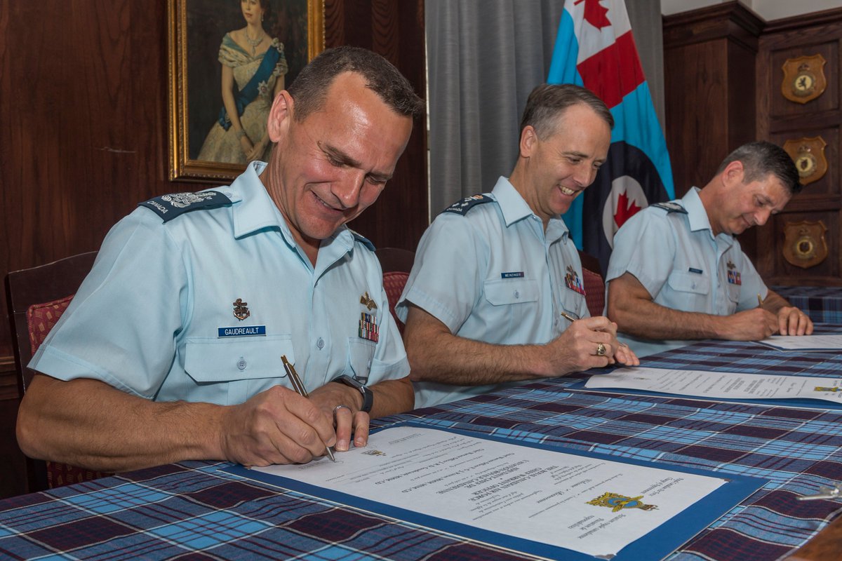 RCAF_ARC's tweet photo. Please join us in welcoming Chief Warrant Officer Denis Gaudreault, the new Chief Warrant Officer for the #RCAF! Thank you to Chief Warrant Officer Gérard Poitras for the past three years. We wish you the best in all your future endeavours! https://t.co/RZXWYdjIgD