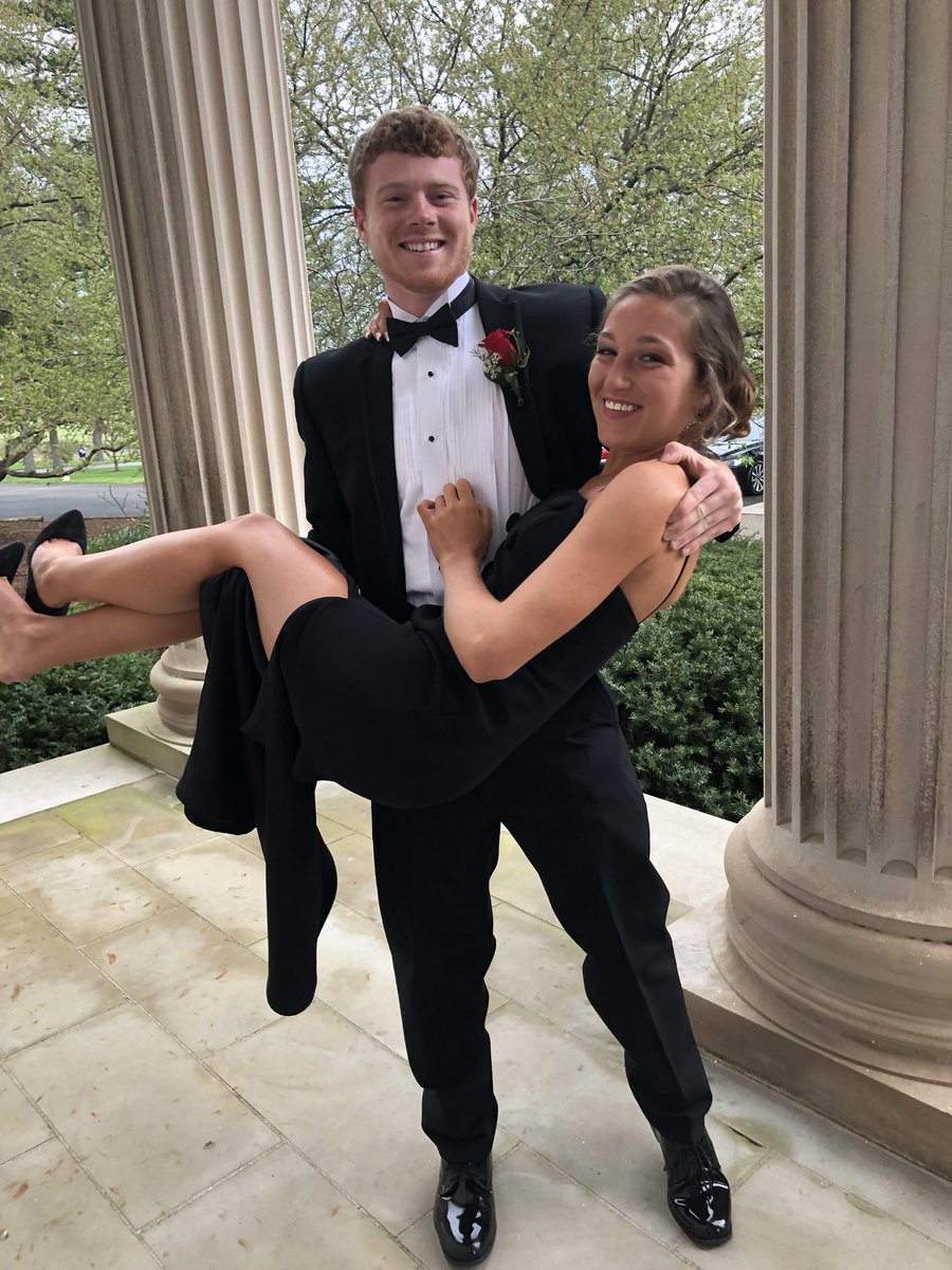 sydmacc20's tweet photo. happy birthday to my sweet goofball. You never fail to make me smile &amp; cant wait to make more happy memories w/ you❤️❤️ happy 19th kyle!! i love youuuu❣️❣️❣️ https://t.co/H4jsJqB1cR