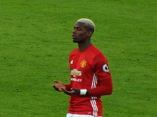 Eid Mubarak to all my Muslim followers! #EidAlFitr🌙