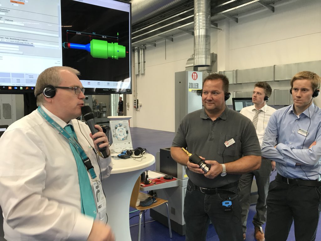 ThomasPlasberg's tweet photo. Hausausstellung #InDays3 von #ingersoll mit #Verosoftware und #FASys. Wir stellen Unsere CAM Lösungen #Edgecam, #WorkNCf und unsere Werkzeugverwaltung #FASys vor. Nutzen Sie noch den morgigen Tag um sich von unseren Lösungen begeistern zu lassen. https://t.co/Mcr96f6ZoV