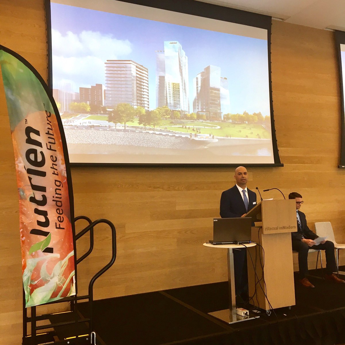 NutrienLTD's tweet image. President &amp;amp; CEO Chuck Magro proudly unveils the new #NutrienTower today in #YXE. It’ll be the tallest office building in Saskatchewan and the home of our Saskatoon Office when it opens in late 2021/early 2022.