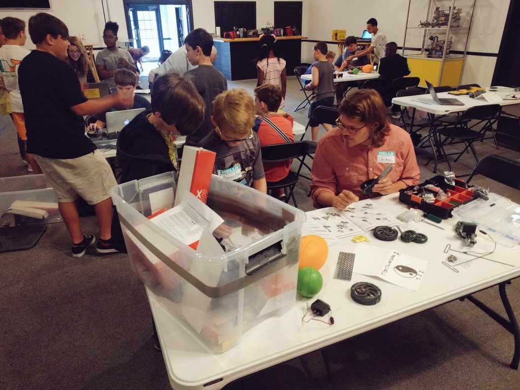 DevCatalyst_CO's tweet image. Day 2 of Robotics Camp @attheCO is in the books! Whose design will reign supreme? Only tomorrow&apos;s team competition will tell! 🤖🏆 #robots #VEX #DevCatalyst