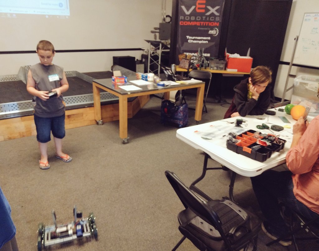 DevCatalyst_CO's tweet image. Day 2 of Robotics Camp @attheCO is in the books! Whose design will reign supreme? Only tomorrow&apos;s team competition will tell! 🤖🏆 #robots #VEX #DevCatalyst