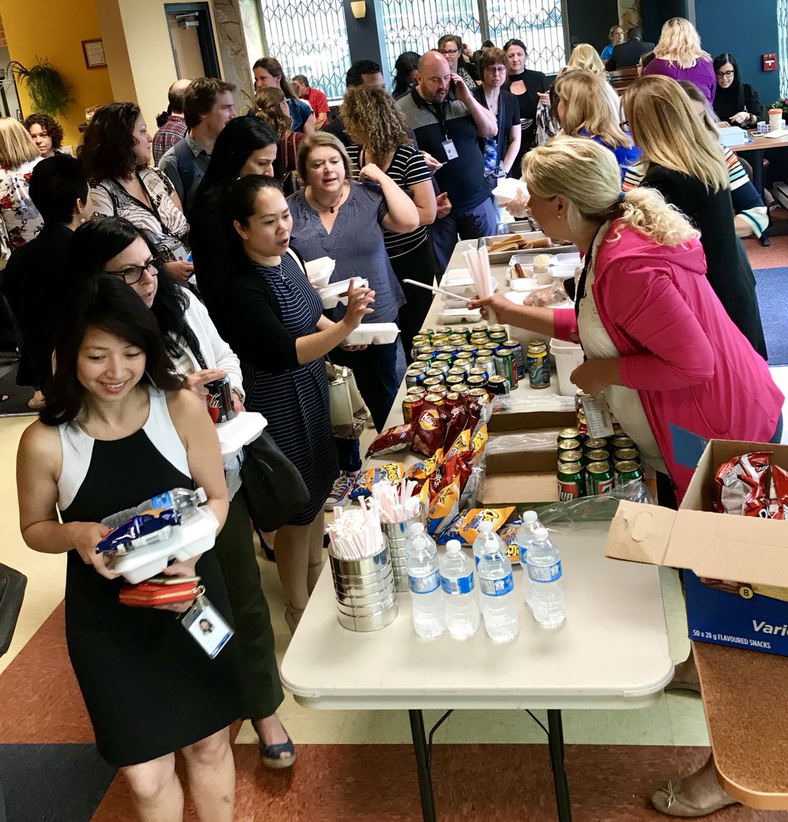 briangovcan's tweet photo. Une belle #snfp2018 #psweek2018 au BSFOQ site Laval avec la gestion et le #rjp #rjpqc!
A great week at the #psweek2018 at the Laval office! Bbq, meeting with management then 5-7! #ypn #ypnqc
@Jyzaf @ https://t.co/PPtDdPyrzR