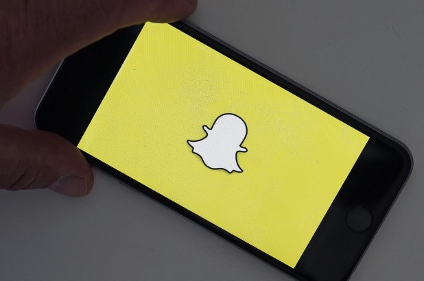 DigitalTalentt's tweet photo. In order to #safeguard #user #privacy and #security, @Snapchat has designed #SnapKit #developer #platform for #app #integrations which include - #CreativeKit, #LoginKit, #BitmojiKit and #StoryKit. https://t.co/4wW0whwFiJ