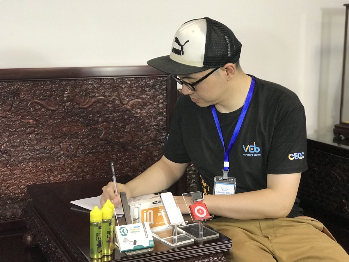 VEB_offical's tweet photo. [Vape Expo Beijing] 2018]Our exclusive video program, the first station came to HANGSEN.
#vape #vapexpo #vapeproduct #vapereview #review #vapechina #chinamarket #vapexpobeijing #veb #ceqc #hangsen https://t.co/nssbzs6K5k