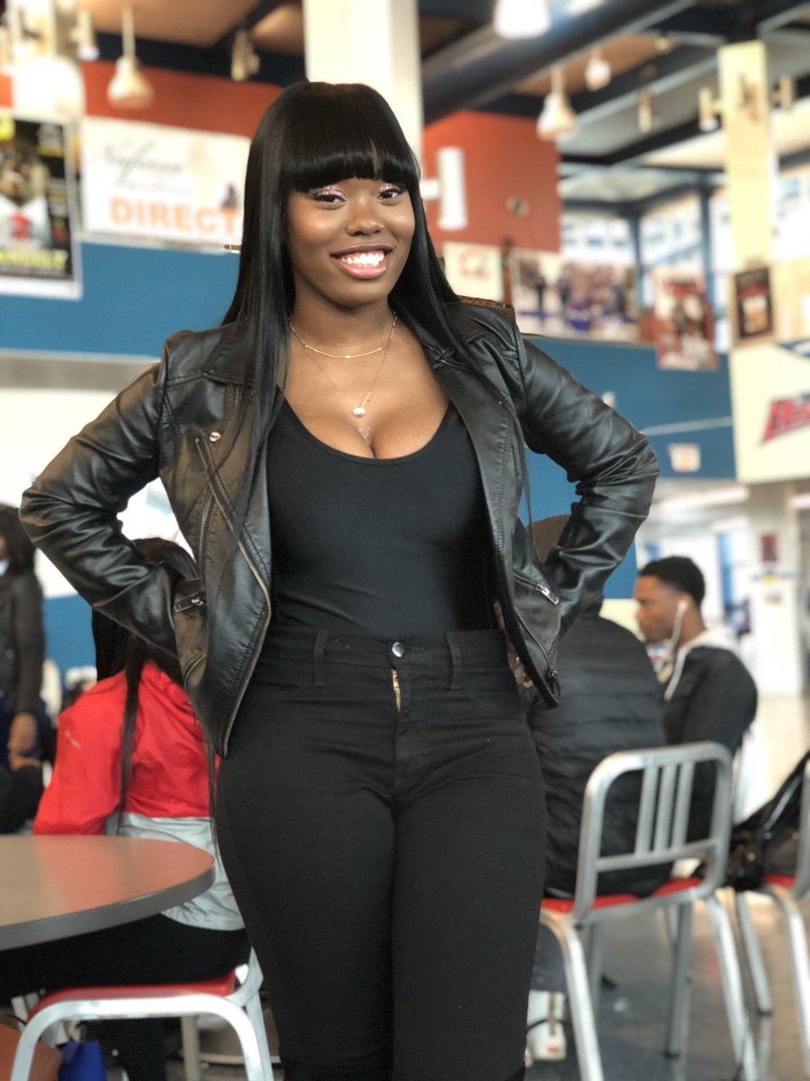 tamiaa_lovee's tweet photo. 😘💜 TB 04.19👑 https://t.co/E0kQ6OjF7w