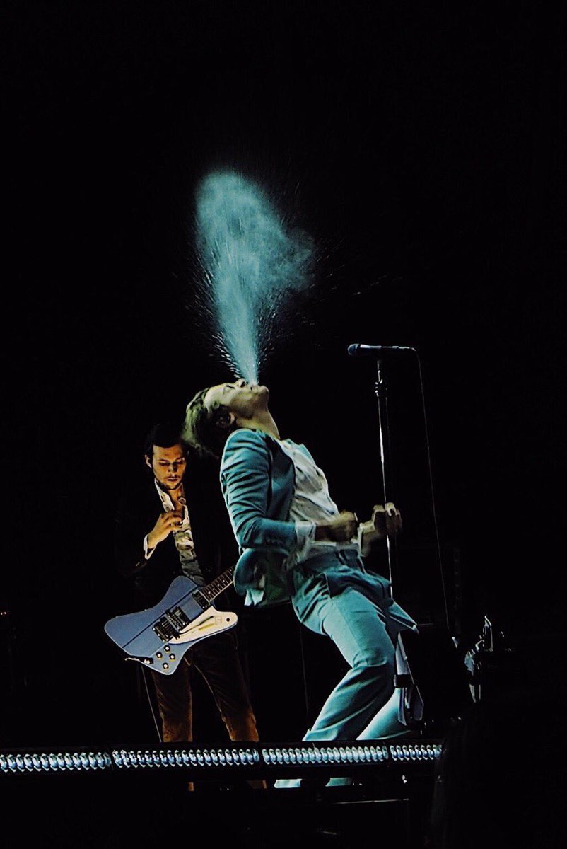 bst1Dmidia's tweet photo. Harry durante o show de hoje, em Hershey - 14/06.

©️ https://t.co/QxAqikHQgA https://t.co/lCLmsNohSK