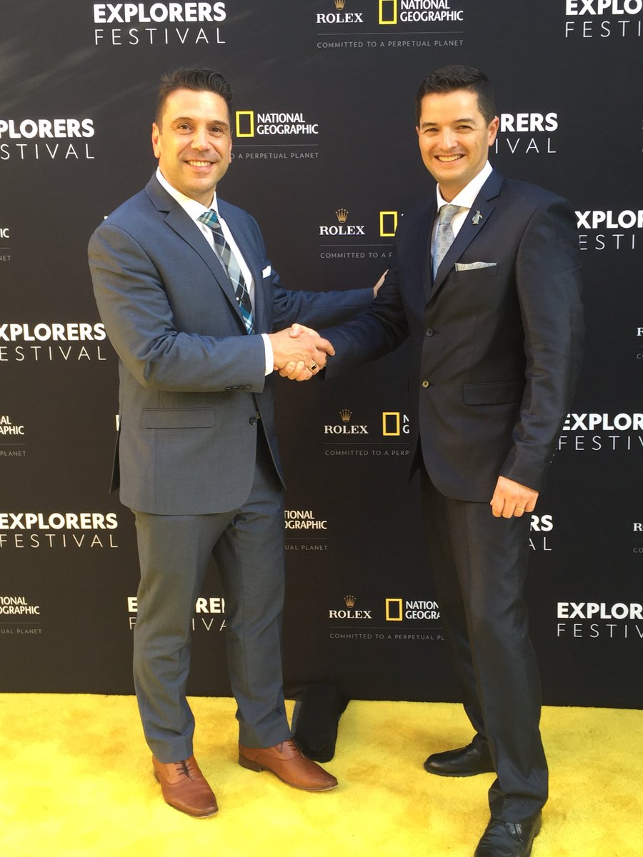 ARGinUSA's tweet photo. We proudly joined Pablo García Borboroglu, #Argentine @Conicet researcher &amp; founder of Global #Penguin Society, at @NatGeo 2018 Awards. Congrats on you Buffett Award for Leadership in Conservation! 👏👏👏🏆🇦🇷 #NatGeoFest https://t.co/9NL7PguiQS