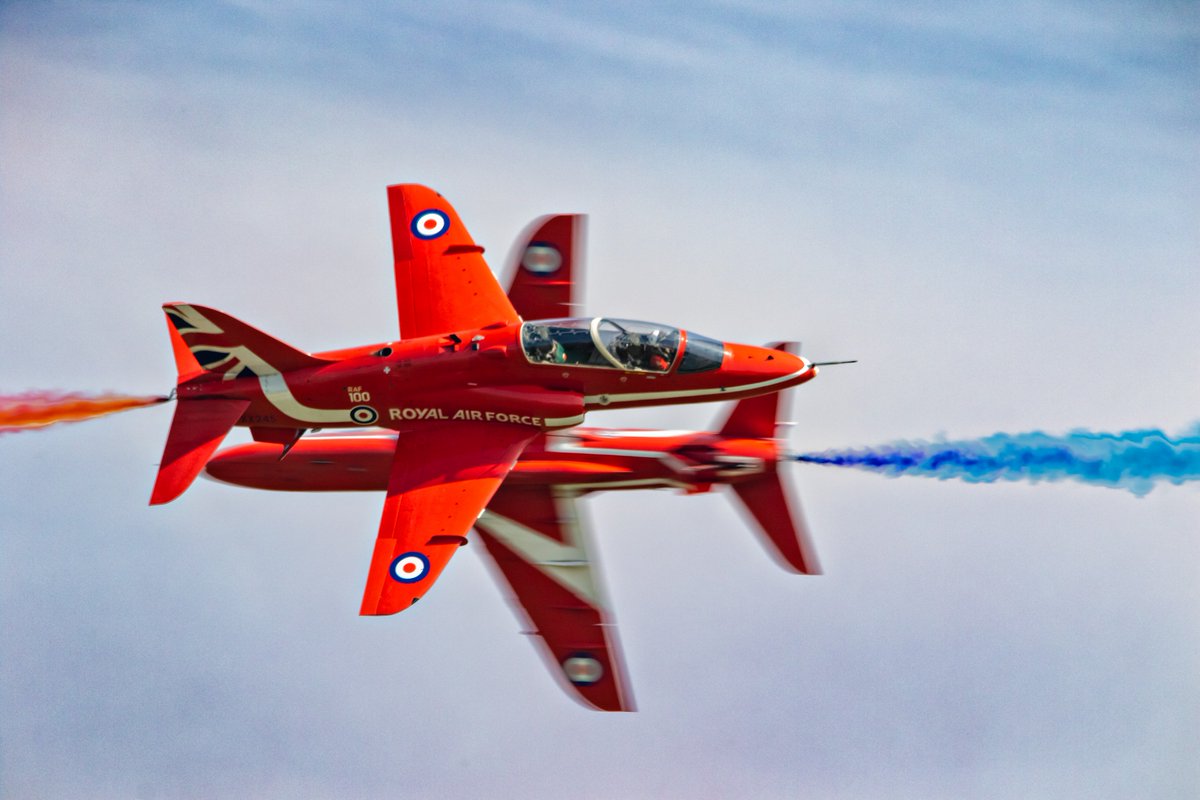 BlitzPhotos's tweet photo. Few from the @rafredarrows display @cosfordairshow @RAF_Cosford @RoyalAirForce #RAF100 #pilots #ukairshow #blitzphotography #photography #500pxrtg #thephotohour #dailyphoto #canonphotography #lglass #airshow2018 #airshow https://t.co/23JIIJ3ezt