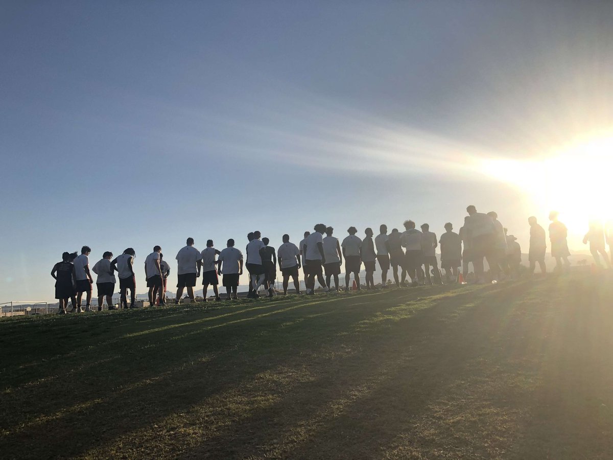 CMHS_Spartans's tweet photo. A team that grind together is a team that shine together👀🏈 https://t.co/DQcRWQHPeE
