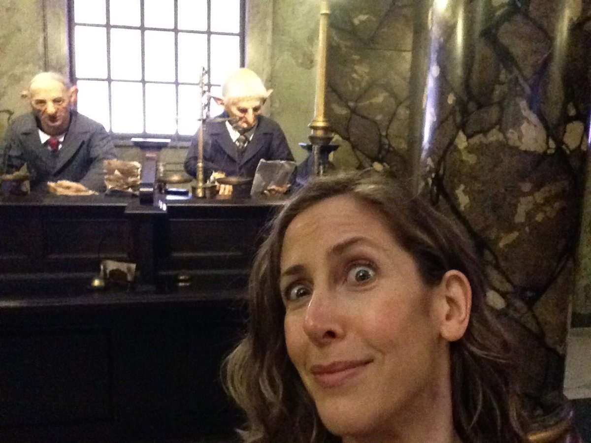 MandyHealthy's tweet photo. Wait. I get to work with amazing people doing what I love, and THEN I get to go to #universalstudiosorlando for free? Um. Yes please. #host #actorslife #HarryPotter #Travel #clus https://t.co/oDL83NW8zY
