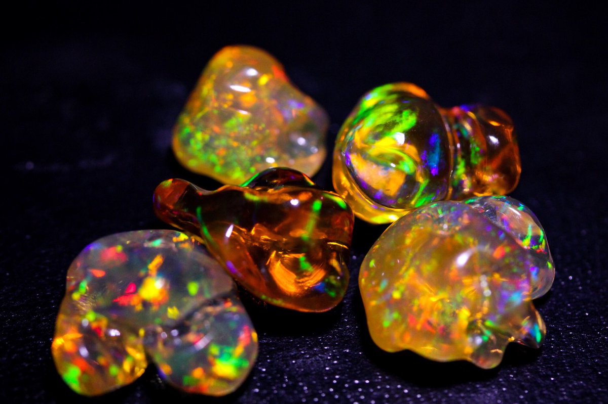 parlegems's tweet photo. Well last time we came at you with rainbows, now we want to bring the fire 🔥

But rainbow fire, of course https://t.co/lUvMdyTf1j
