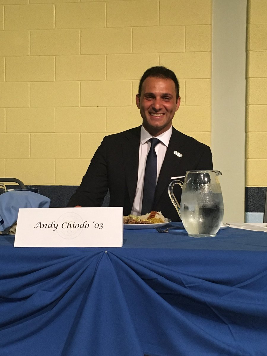 walsh1852's tweet image. SMCS athletic awards banquet celebrating athletic achievement and excellence. St. Michael’s is blessed to have so many fine student / athletes wearing the M for SMC. Three former athletes that have returned to help us celebrate Andy Chiodo ‘03, Joe Vernon ‘98 and Akeel Lynch ‘12.