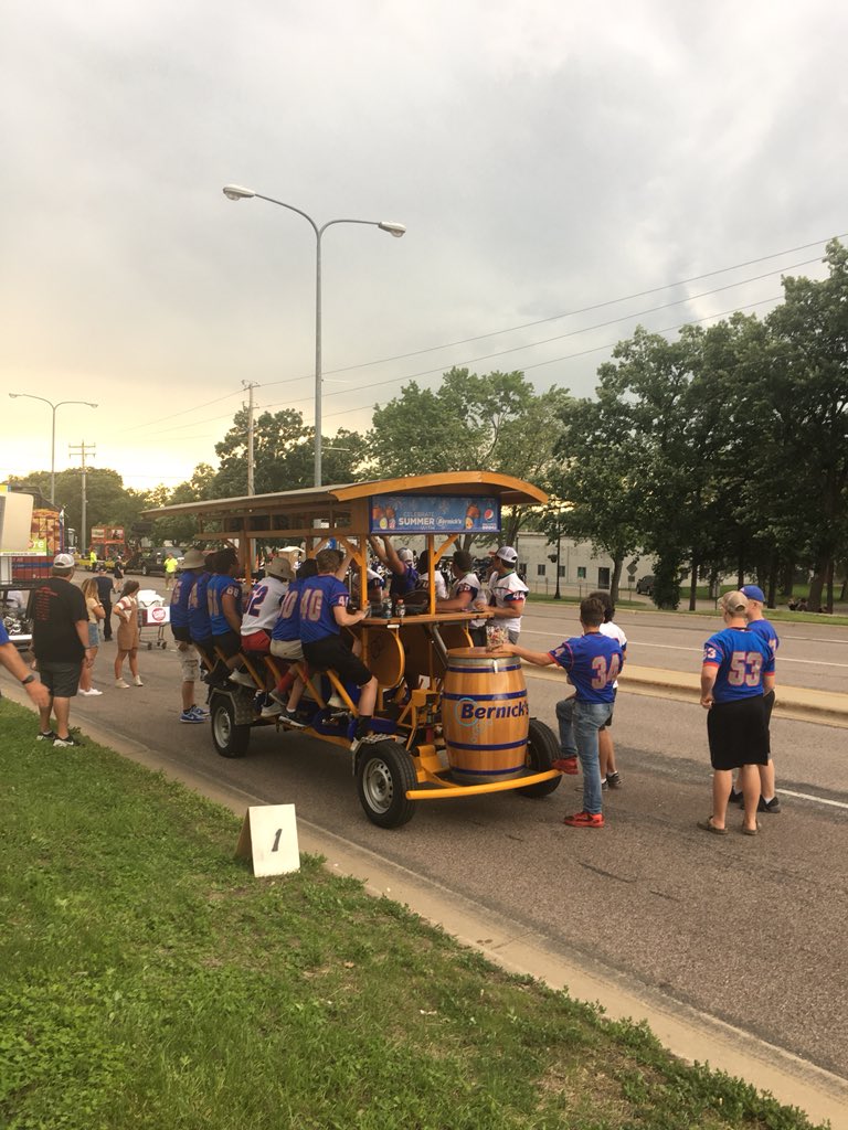 Hollyrose75's tweet photo. @ApolloEaglesFB ready to peddle! https://t.co/FiI75xkTpW