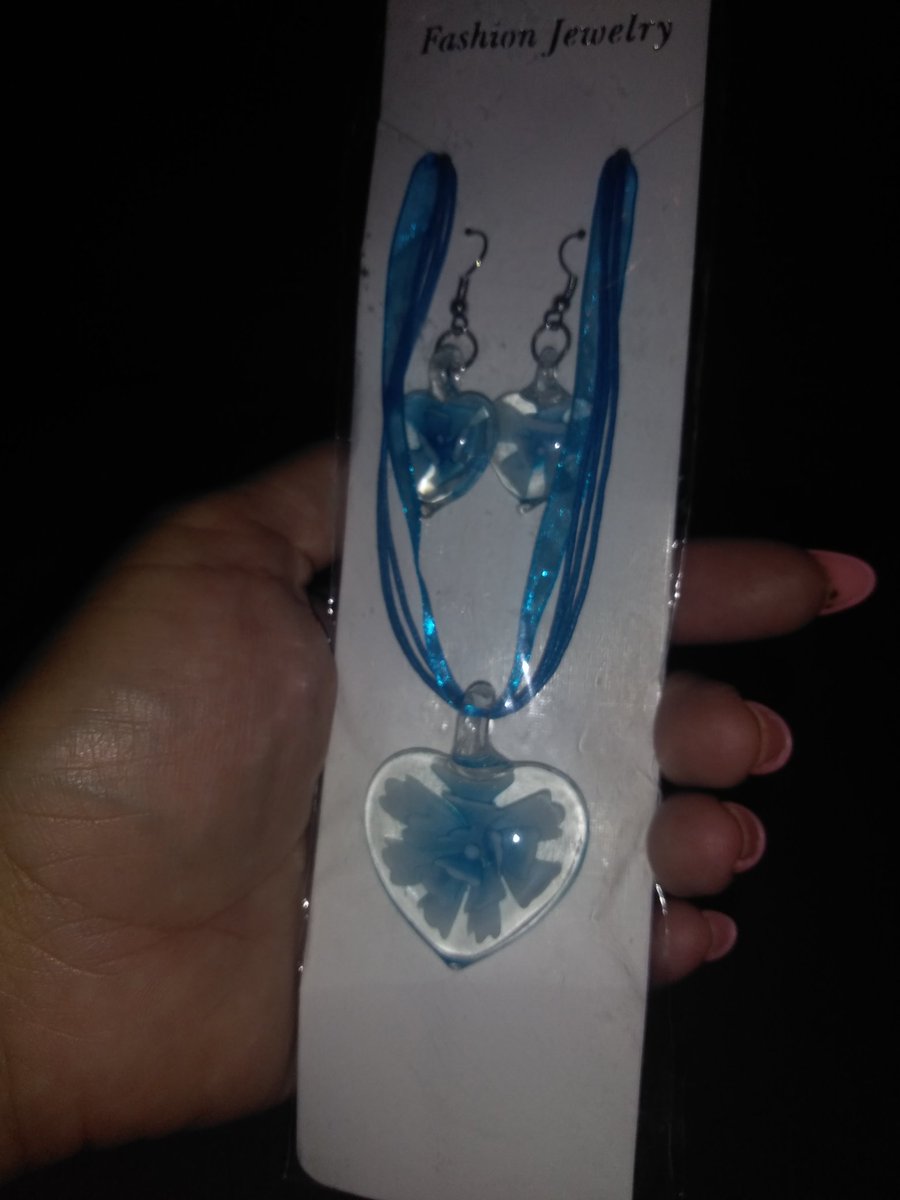 BooTheDeafKitty's tweet photo. We will be raffling off this pretty necklace and earrings set during the party! #boogotchaday #pawty #anipals #cats #kitties #boothedeafkitty #twitterpawty https://t.co/6MatiiaHSU