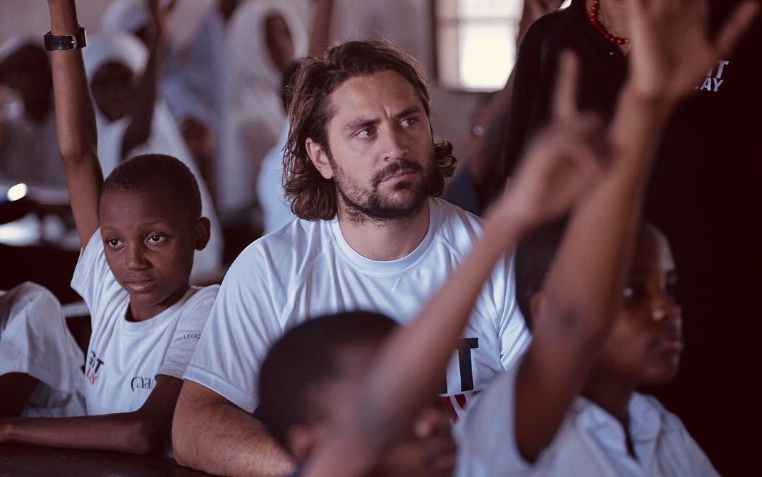 Right To Play on Twitter ".zuccarello36 entranced by the PowerofPlay