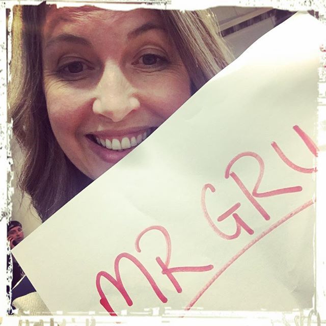 ClaireMurlis's tweet photo. I made a sign ๐ #WayTooMuchCoffee #TaxiForOne #HubstersAdventures #Arrivals #LifeIsAnAdventure #VitaBella https://t.co/IeYnKsZ046 https://t.co/pfAcpqB5W4