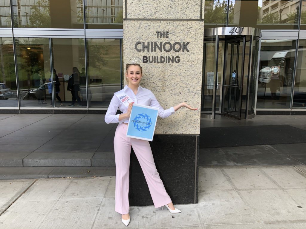 MacHaarlow's tweet photo. What an amazing meeting today with the King County Executives office. I am excited to announce that in the next month(ish) Executive Constantine we be signing a proclamation to declare October 1st King County #WeighItBeforeYouSayIt Day! https://t.co/lELUgrewdc