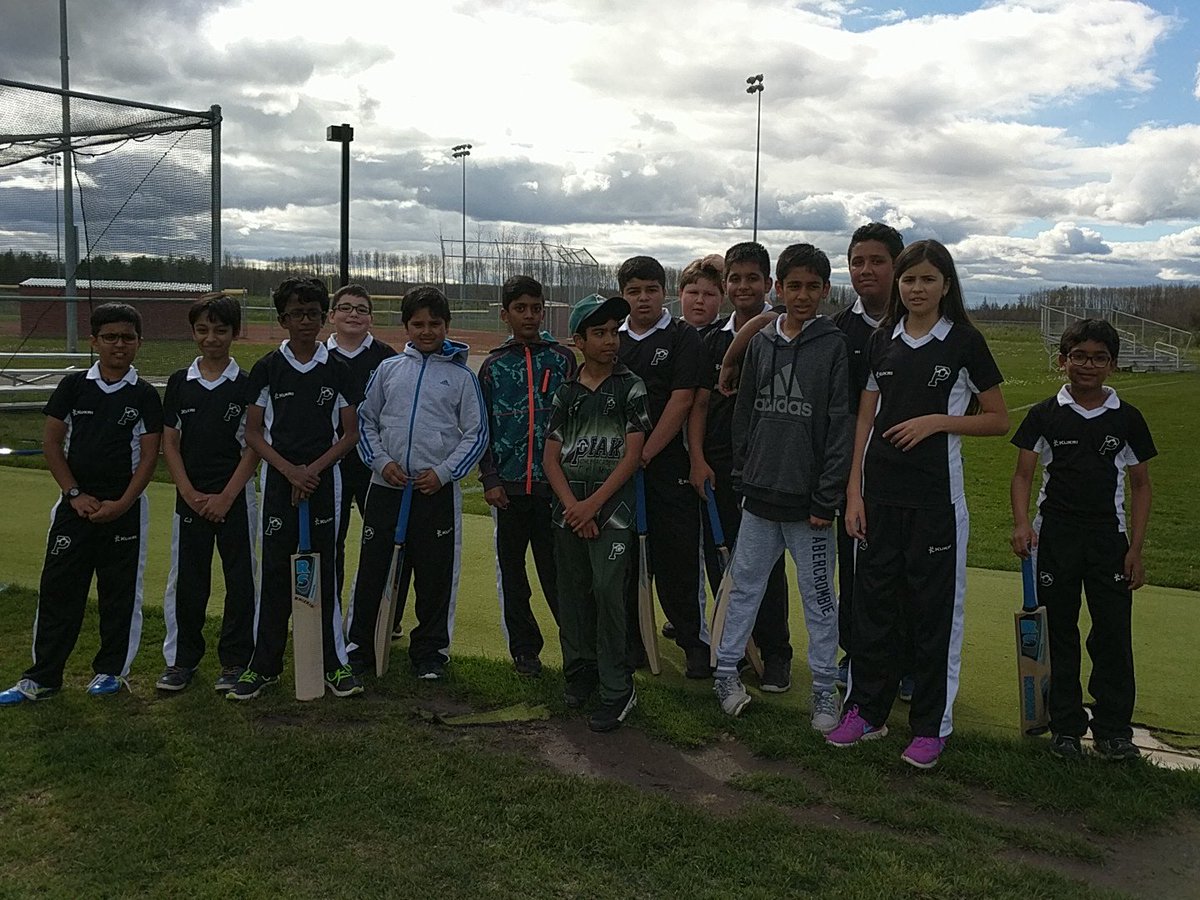 FMPSDTech's tweet photo. The annual @fmpsd cricket game is on! Staff vs students. We think the students have stiff competition this year. Not. #ymm #Cricket https://t.co/7IkGe1j9ZQ