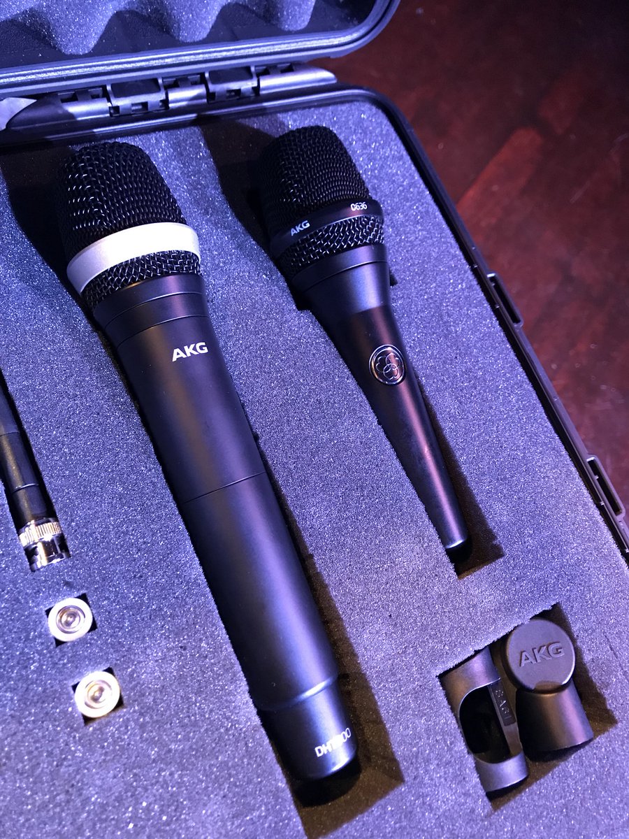 DALEYmusic's tweet image. READY 🎤

#TourLife #PackLight #AKG  #Peli