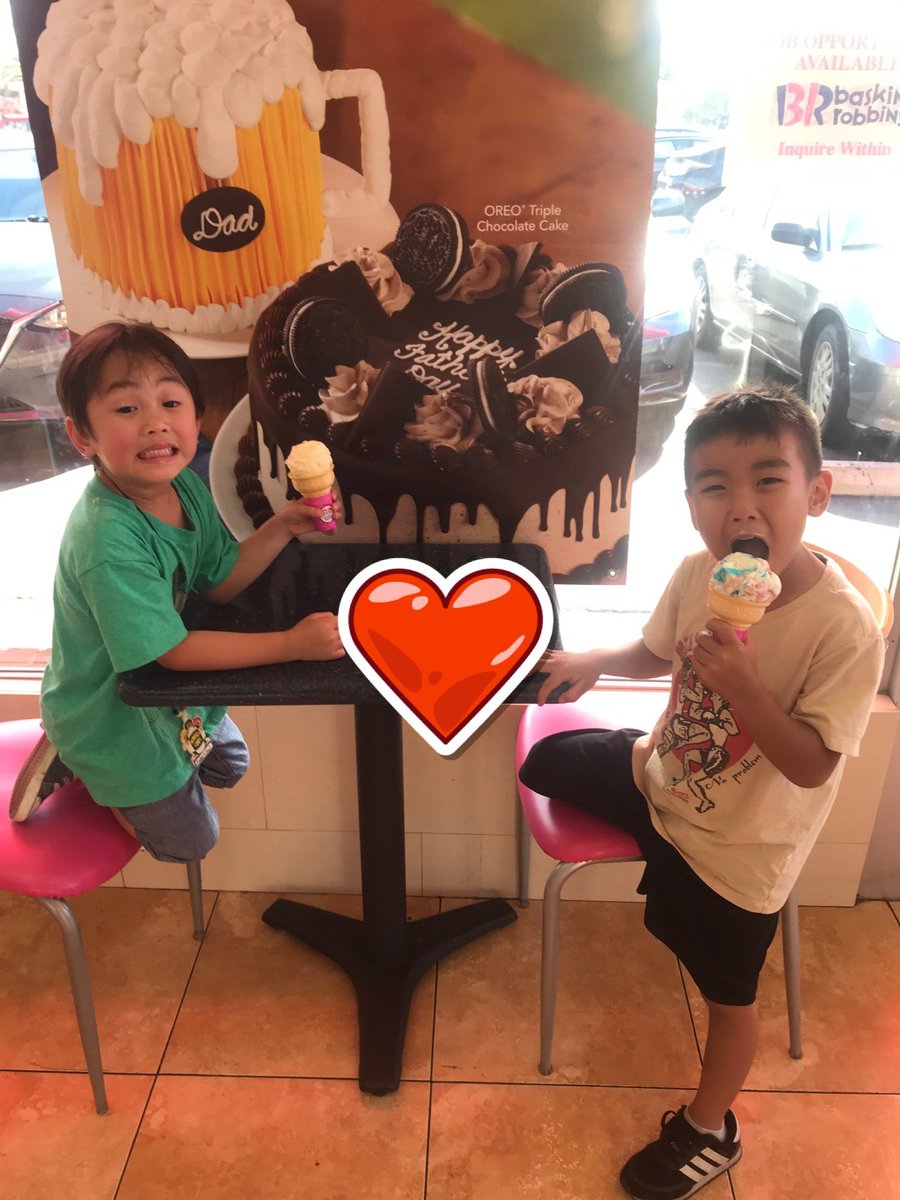 pearumali's tweet photo. I'm at @BaskinRobbins in Burbank, CA https://t.co/w381hCJjVo https://t.co/q1DEQYix31