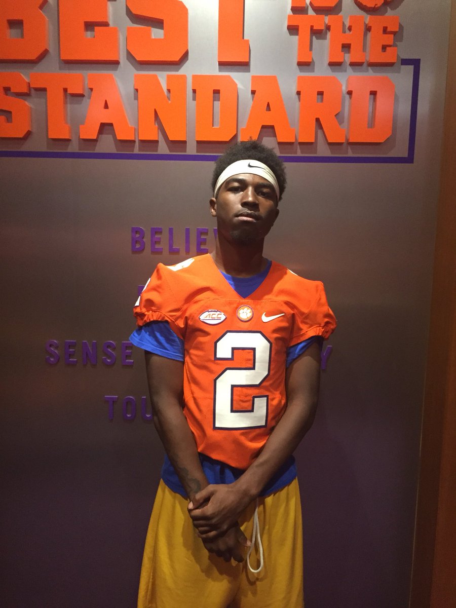 LLQxJ7's tweet photo. Nice Clemson Visit Today‼️ 🐅🏈💪🏾 https://t.co/WlCoZBR4Il