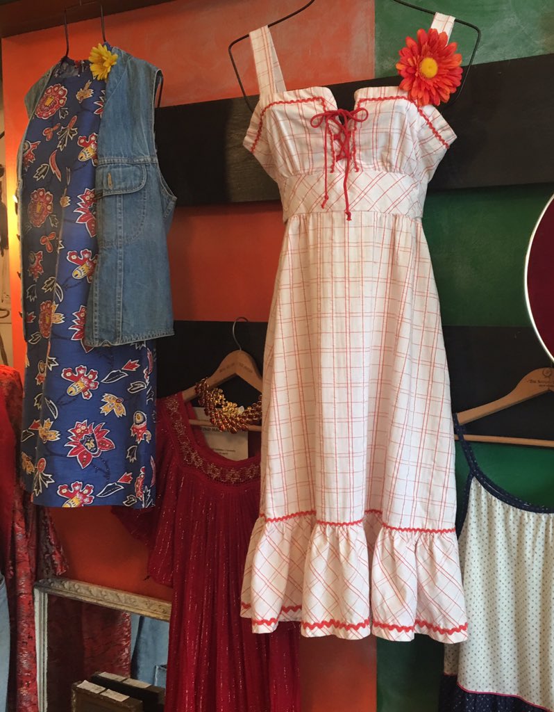 Our neighbor @HighLowVintage always has pretty dresses. 👗