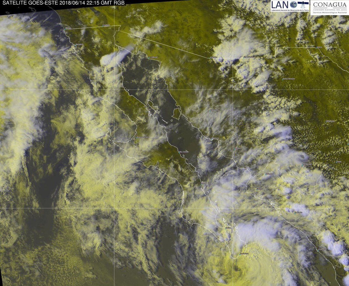 En #LosCabos todo transcurre sin novedad, la Tormenta #Bud solo lluvia y un poco de viento.