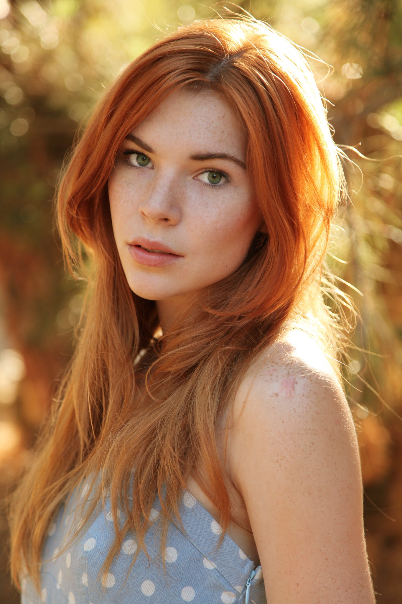    We wish a very happy birthday to the gorgeous Courtney Halverson! ¡Feliz cumpleaños 