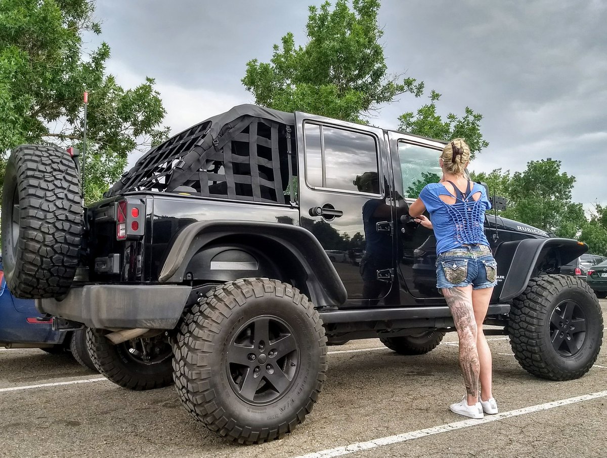 rmjeepchicks's tweet photo. Clouds, #Jeeps, and tattoos #Jeeplife #tattoolife https://t.co/7eUCiBBKvX