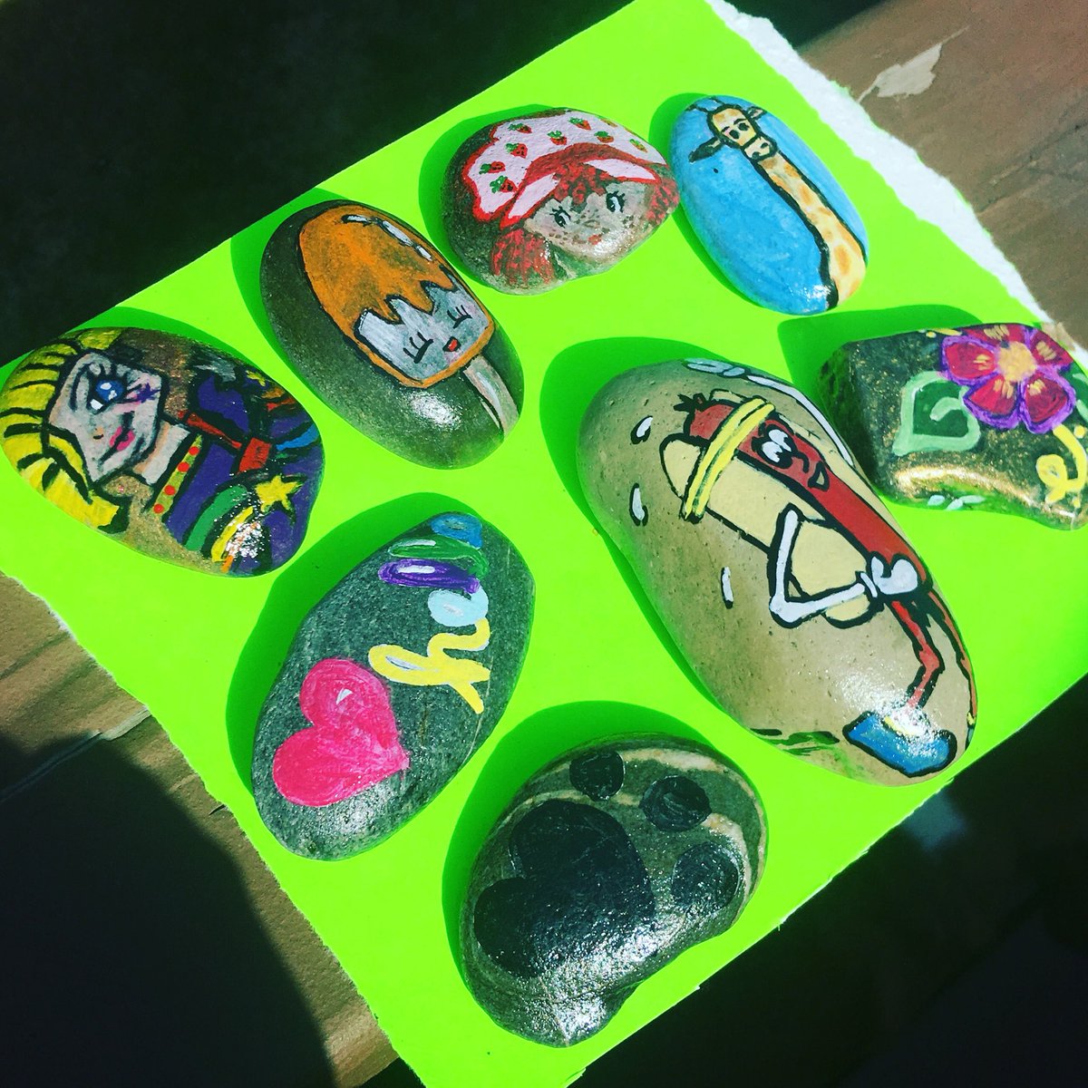 R_T_W_P's tweet photo. I Had Fun Painting These. Some Will Be at The Trading Station Others Will Be Hidden Throughout Alaska😃Have a Beautiful Day Everyone❤️ #spreadkindness #alaska #worldwide #paintedrocks https://t.co/sRXNboy5y2