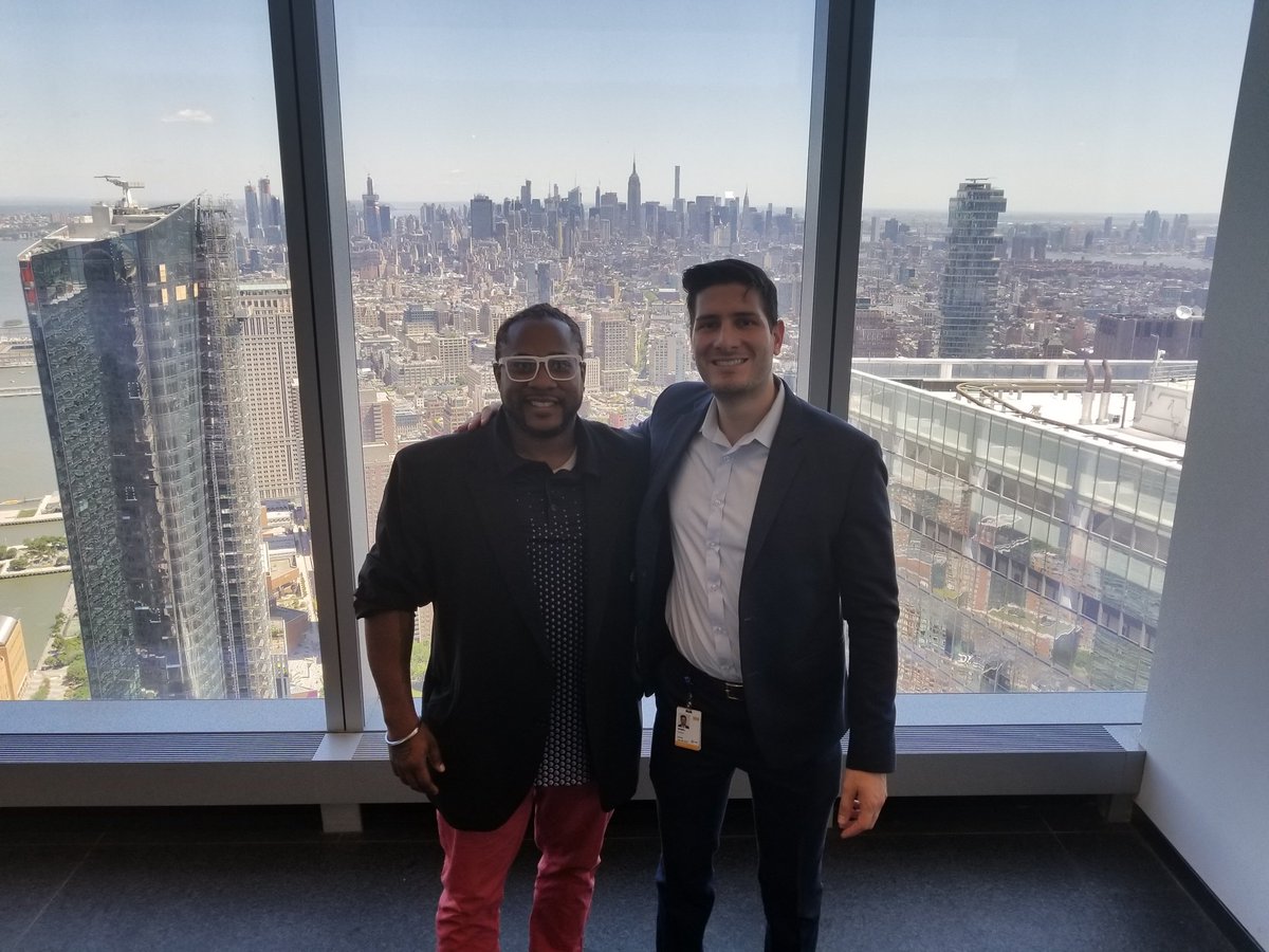 AlejandroJim90's tweet photo. Great customer appointment! That's team for such an amazing lead! #smbNYNJ #Nationalbiznation #LifeAtATT #beastinthenortheast @costelloatt @stephenvergine @macch_attack @TheAnneChow https://t.co/fM3JlTaGGn