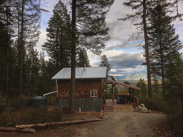 SeanBusby's tweet photo. Tonight’s goal - update plumbing of our propane lines to our propane lights and oven. But first ....enjoy 🌅..... https://t.co/PlUiiM1znB