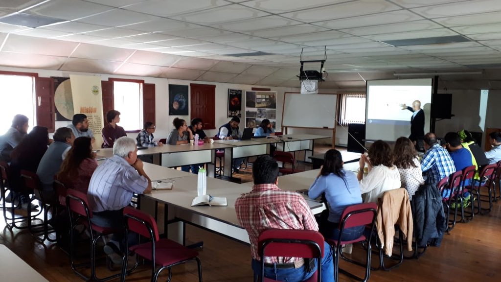 agmunozs's tweet photo. And now we’re helping @insivumehgt to develop their #secondgenerationseasonalforecastsystem to improve #climateservices in the country!! This means better tools for #foodsecurity and #riskmanagement in #Guatemala. Part of our #ACToday @Columbia #WorldProject @climatesociety https://t.co/xzB9tQUion