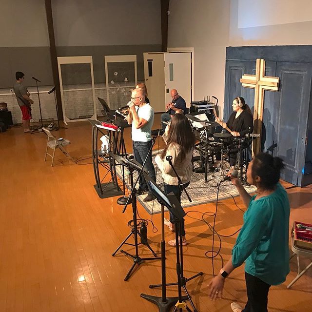 Awesome worship rehearsal  for @runningwell5k ! #runningwell5k #waterforafrica #5k #water ❤️#worship 🎶 🎼 💦 🏃‍♀️