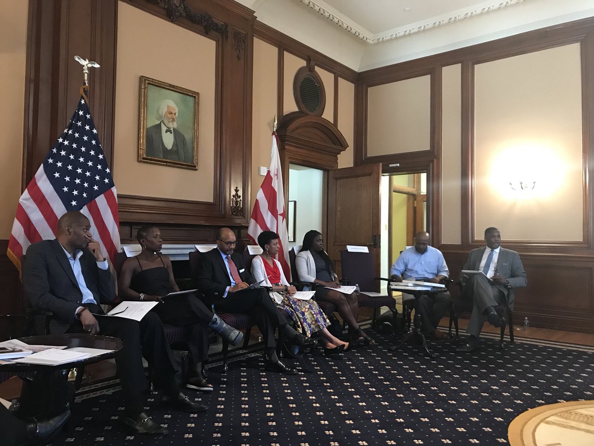 _MORADC's tweet image. Guest speaker at the 15th public meeting of @DC_CFMB was Kenneth B. Morris, 3rd generation grandson of Frederick Douglass and 2nd generation grandson of Booker T. Washington. He told the young people that there is greatness in their blood, as well. @MayorBowser #DCDads