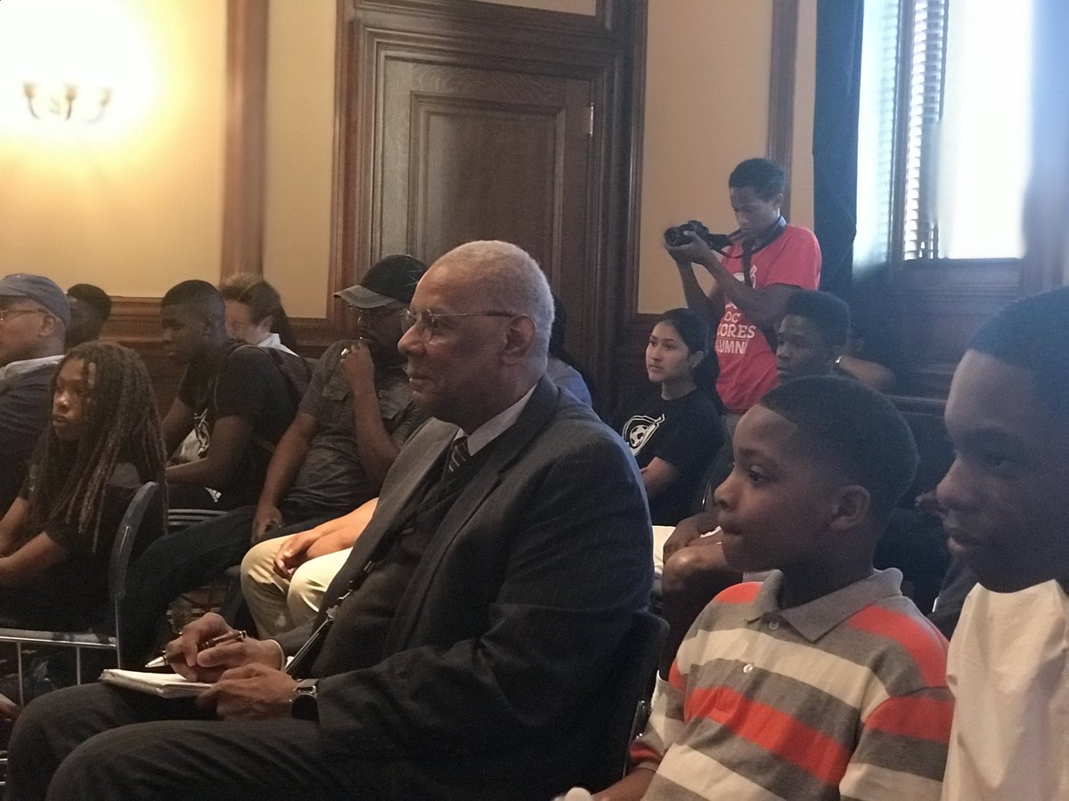 _MORADC's tweet image. Guest speaker at the 15th public meeting of @DC_CFMB was Kenneth B. Morris, 3rd generation grandson of Frederick Douglass and 2nd generation grandson of Booker T. Washington. He told the young people that there is greatness in their blood, as well. @MayorBowser #DCDads