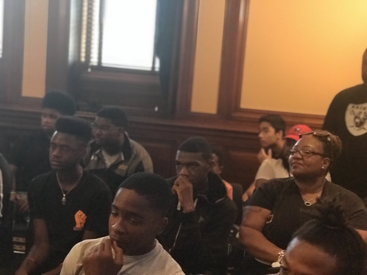 _MORADC's tweet image. Guest speaker at the 15th public meeting of @DC_CFMB was Kenneth B. Morris, 3rd generation grandson of Frederick Douglass and 2nd generation grandson of Booker T. Washington. He told the young people that there is greatness in their blood, as well. @MayorBowser #DCDads
