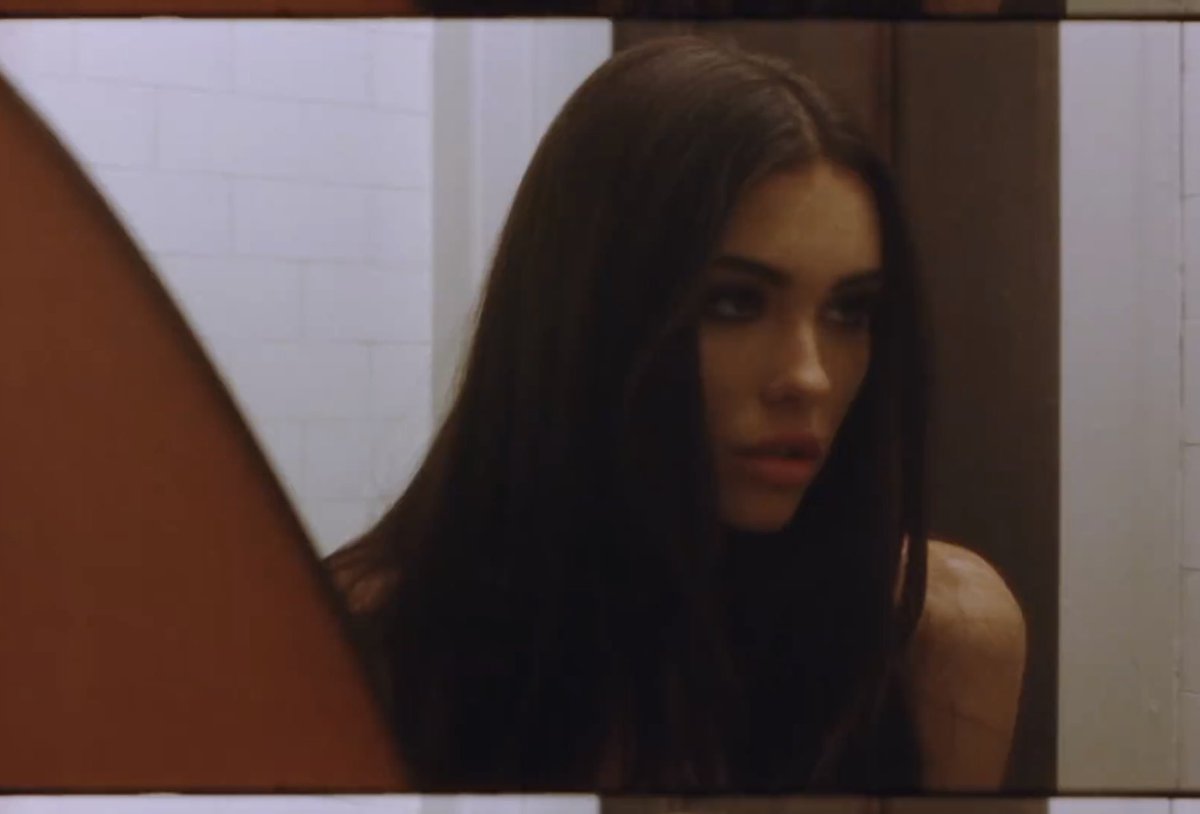 tuu_martin's tweet photo. i’m so in love 🖤#homewithyoumusicvideo https://t.co/jZbc0EA0Un